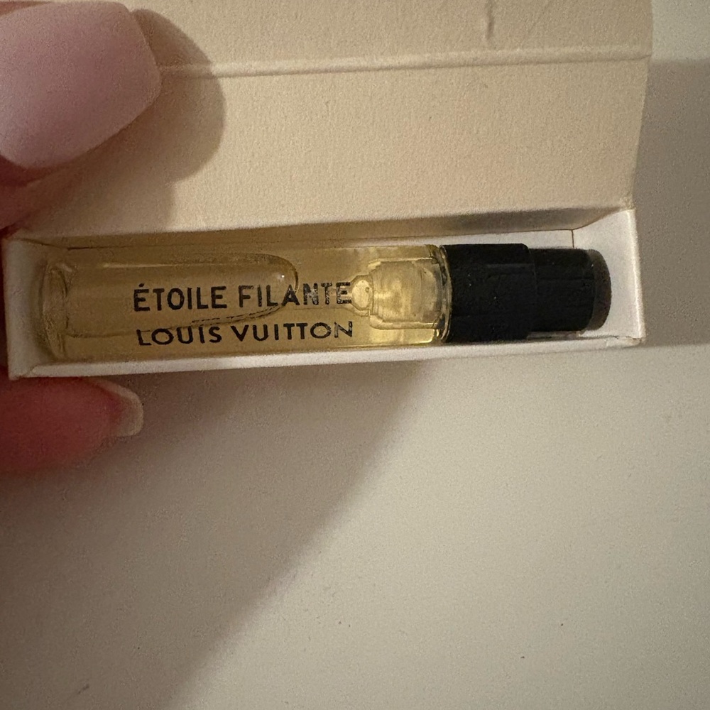 Louis Vuitton Ètoile Filante sample